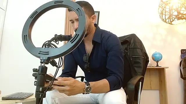 Reiko 85  online show from 6, 10, 2025