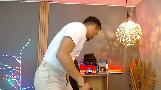 Reiko 85  online show from 5, 2, 2026