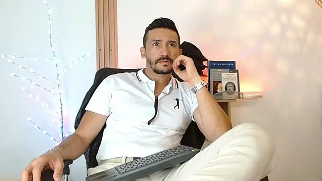 Reiko 85  online show from 11, 1, 2026