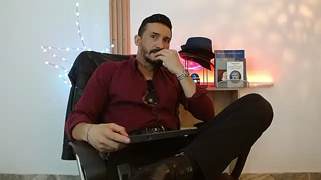 Reiko 85  online show from 13, 1, 2026