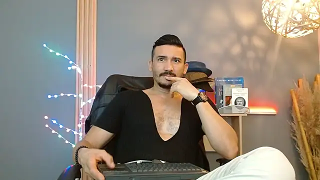 Reiko 85  online show from 22, 2, 2026