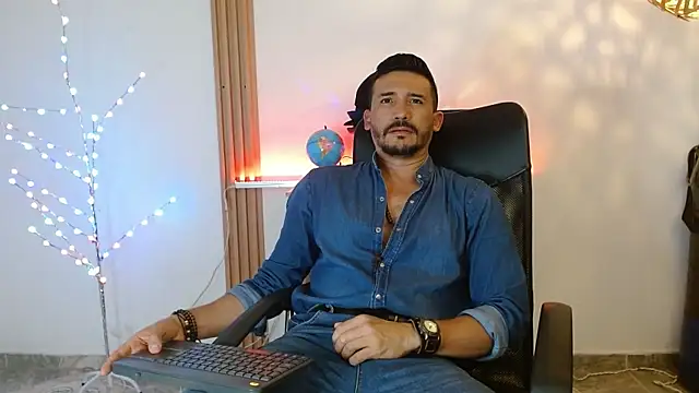 Reiko 85  online show from 5, 1, 2026