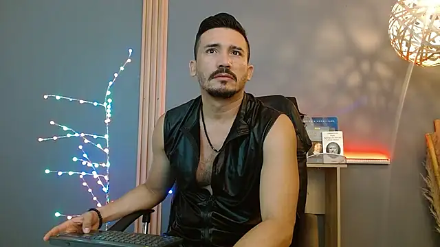 Reiko 85  online show from 3, 2, 2026