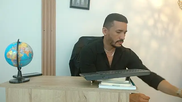 Reiko 85  online show from 28, 9, 2025