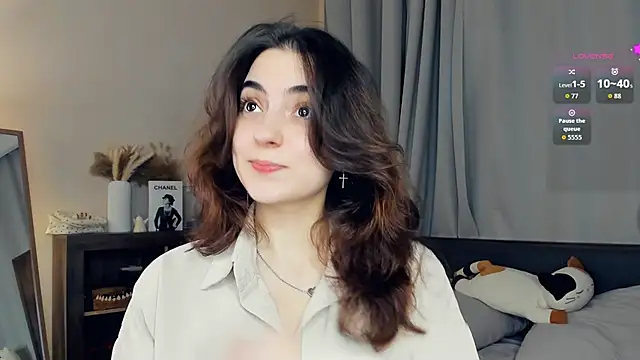 Snapshot of DracosMoon chatting on 8, 11, 2025 DracosMoon online show from 8, 11, 2025