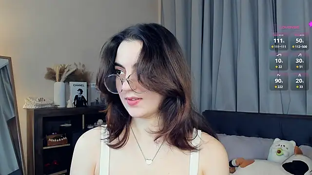 Snapshot of DracosMoon chatting on 7, 11, 2025 DracosMoon online show from 7, 11, 2025