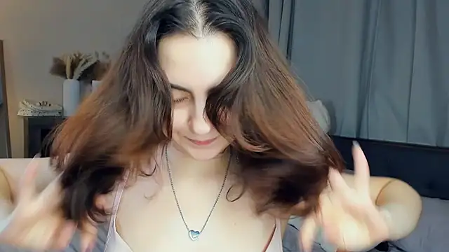 Snapshot of DracosMoon chatting on 11, 11, 2025 DracosMoon online show from 11, 11, 2025