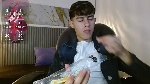 Dyla n18 online show from 12, 9, 2025