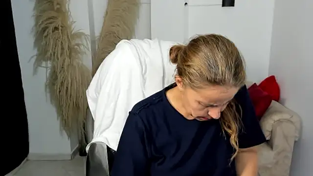 Milf karlye online show from 26, 3, 2026