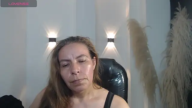 Milf karlye online show from 3, 12, 2025