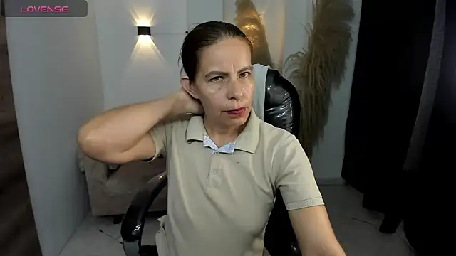 Snapshot of Milf_karlye chatting on 1, 3, 2026 Milf karlye online show from 1, 3, 2026