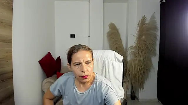 Milf karlye online show from 17, 3, 2026