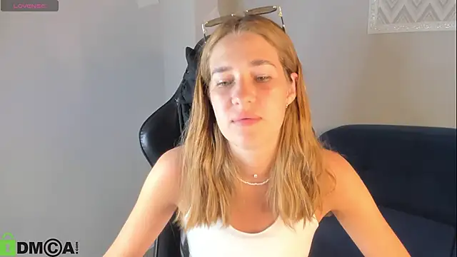 Snapshot of Jennifer_Wadee chatting on 9, 6, 2026 Jennifer Wadee online show from 9, 6, 2026