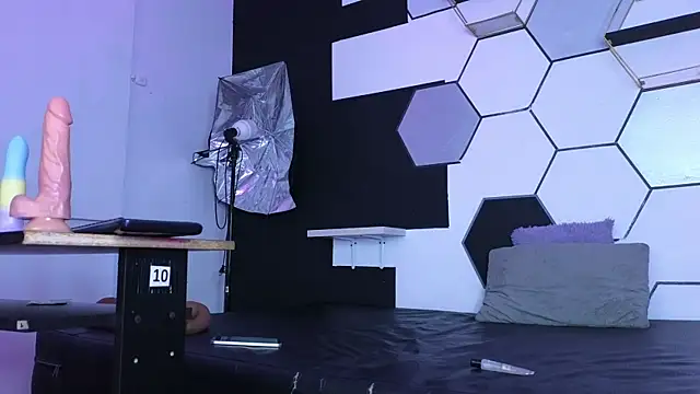 haileycat online show from 9, 1, 2026