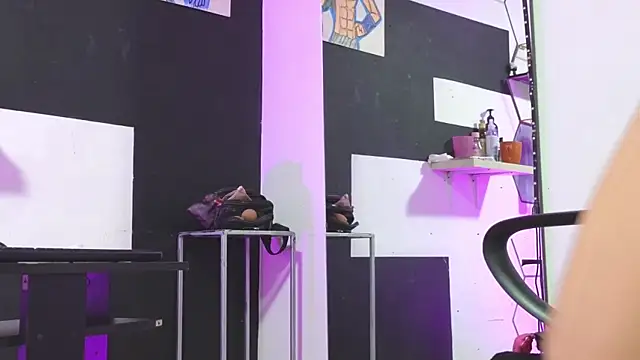 haileycat online show from 16, 11, 2025