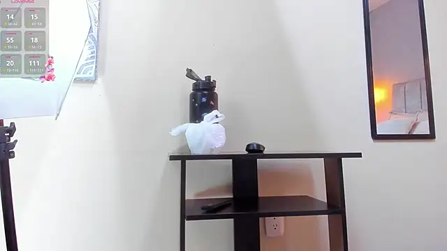 tutu milf online show from 3, 10, 2025