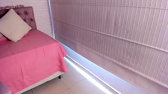 Kitty Pam online show from 7, 11, 2025