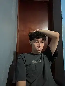 Omaaaaaaa00001 online show from 21, 11, 2025