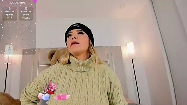 saraamiller  online show from 10, 2, 2025