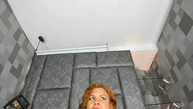 Corina Taylor  online show from 28, 2, 2025