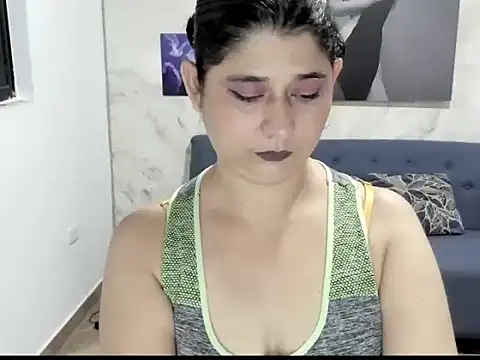 Snapshot of alinabozz1 chatting on 6, 6, 2026 alinabozz1 online show from 6, 6, 2026