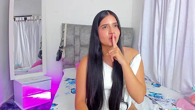 adhara  evanss online show from 17, 1, 2026