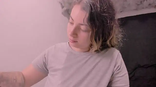 Lauu G online show from 4, 11, 2025