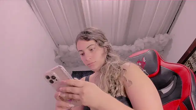 Lauu G online show from 17, 9, 2025