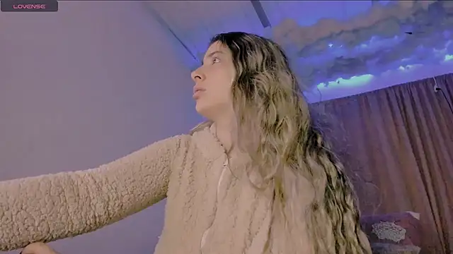 Lauu G online show from 1, 3, 2025