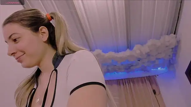 Lauu G online show from 22, 3, 2025