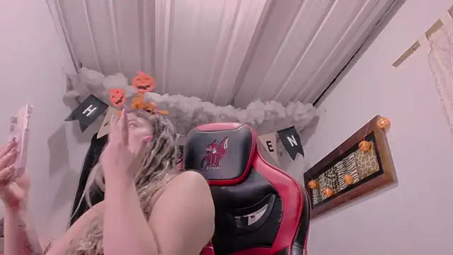 Lauu G online show from 25, 10, 2025