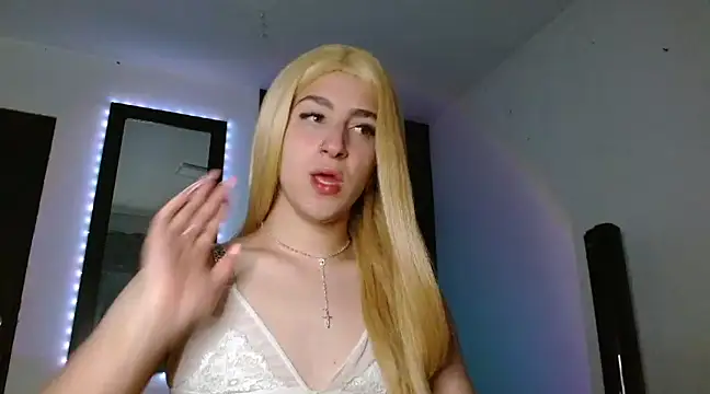 Triana Damelio online show from 28, 2, 2025