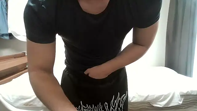 YU-KI00 online show from 28, 9, 2025