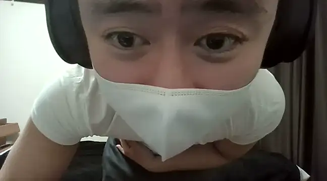 YU-KI00 online show from 18, 3, 2025