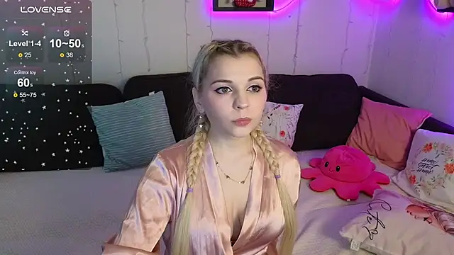 Kate Legend online show from 9, 3, 2025