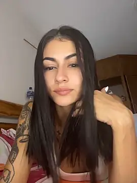 emilie xx  online show from 26, 5, 2026