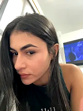 emilie xx  online show from 4, 10, 2025