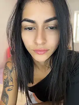 emilie xx  online show from 26, 4, 2026