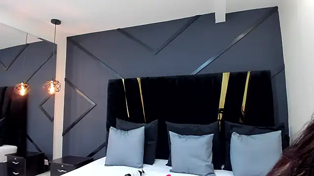 emilie xx  online show from 20, 3, 2025