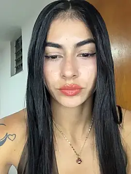 emilie xx  online show from 10, 3, 2026