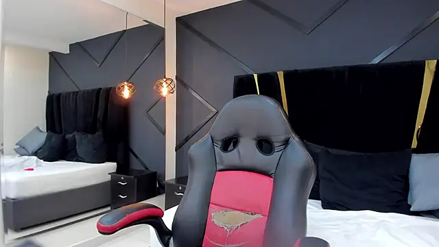 emilie xx  online show from 14, 3, 2025