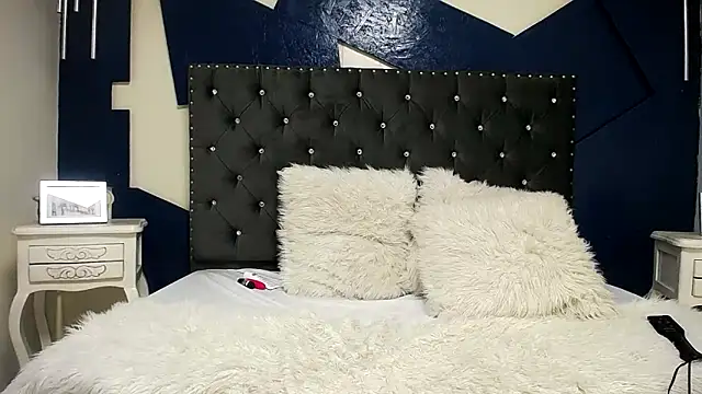 Charlottee Brown2 online show from 15, 3, 2025