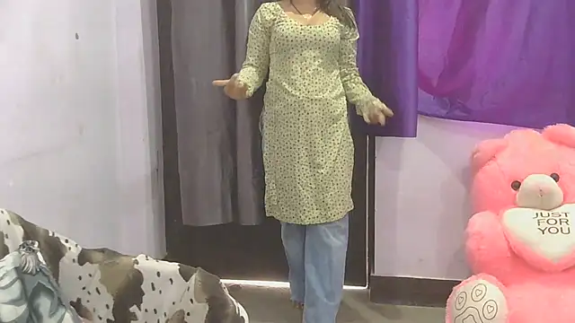 cutie-taara online show from 4, 5, 2026