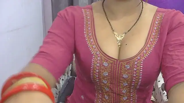 cutie-taara online show from 12, 10, 2025