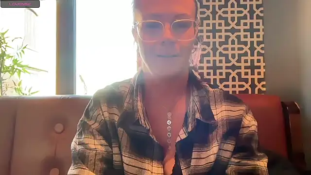 MelodyRoseUk online show from 28, 10, 2025