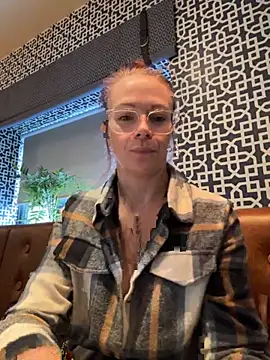 MelodyRoseUk online show from 18, 11, 2025