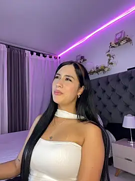 Amiirra  online show from 11, 11, 2025