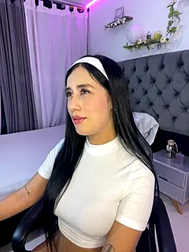 Amiirra  online show from 14, 9, 2025