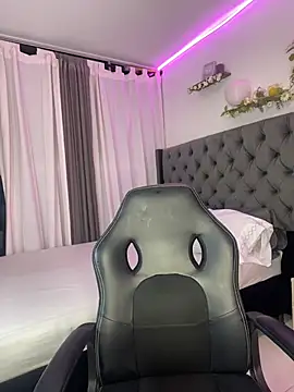 Amiirra  online show from 3, 12, 2025