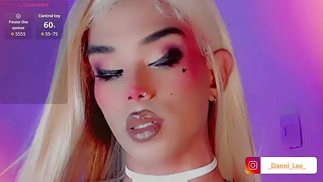 DanniLee  online show from 15, 11, 2025